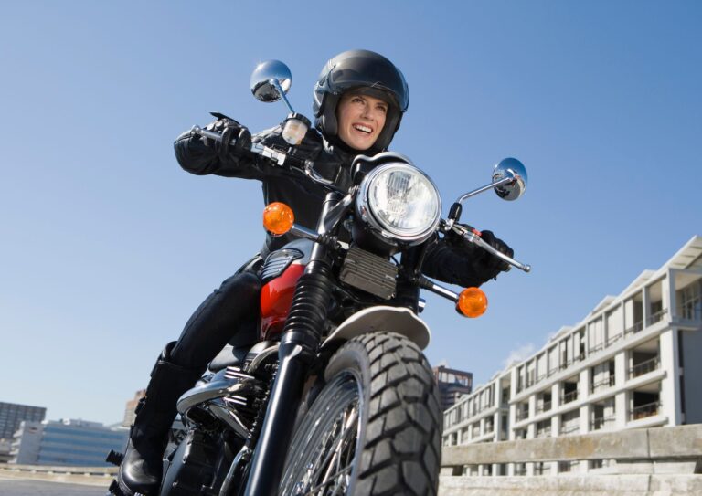¿Qué es el carnet de moto A2 y cómo obtenerlo?